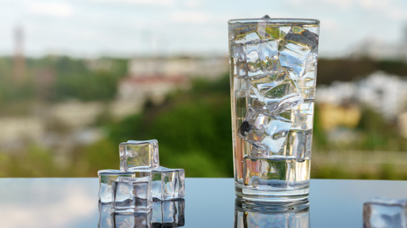 đầu tư máy làm đá cho ra viên đá đẹp